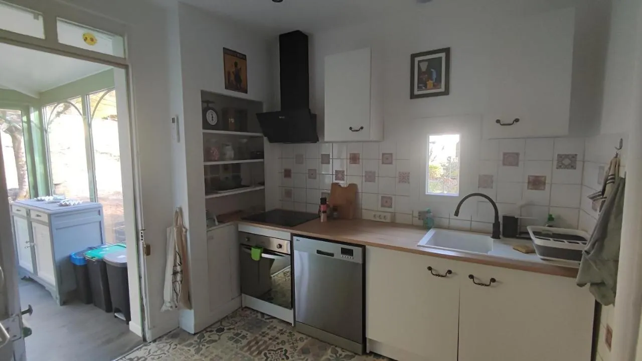 Maison Des Annees 30 - Vic-Sur-Cere - 4 Personnes 0*,