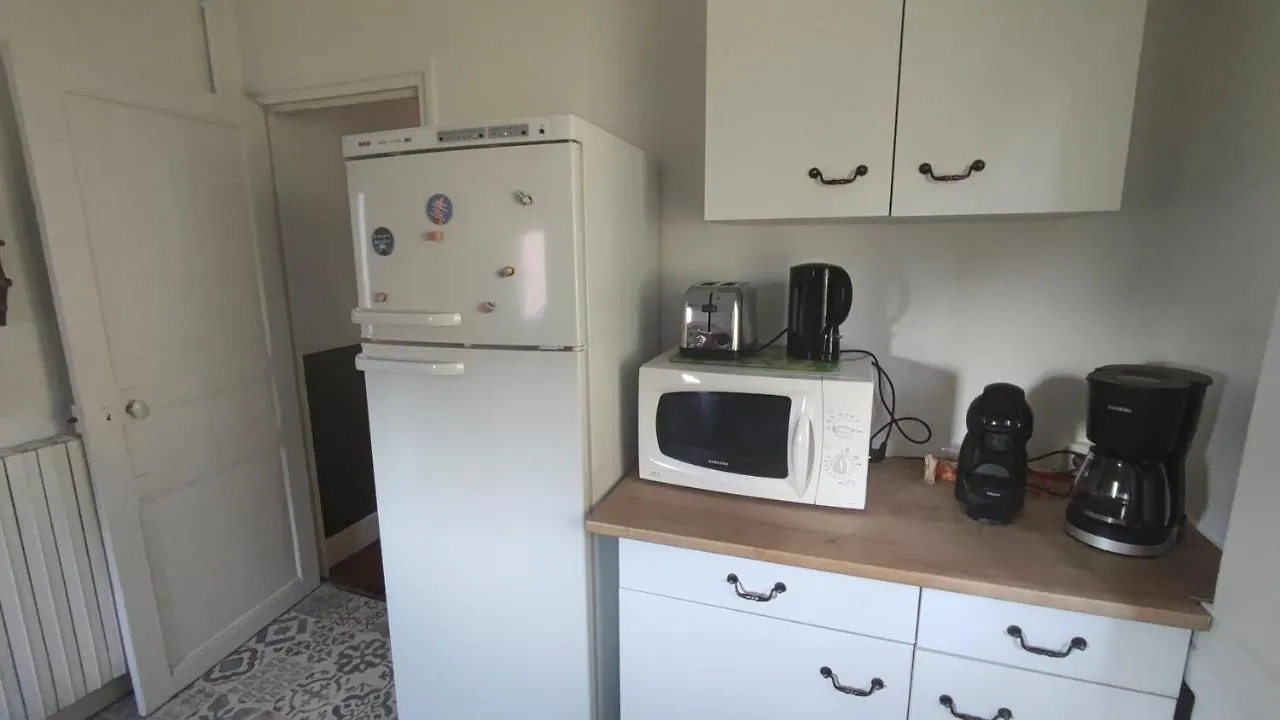 Maison Des Annees 30 - Vic-Sur-Cere - 4 Personnes France